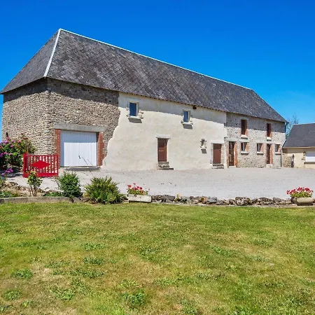 Serene Farmhouse In With Boules Court Holiday home Terre-et-Marais