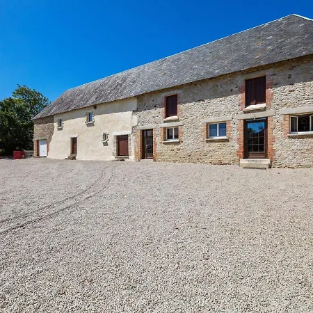 Holiday home Serene Farmhouse In With Boules Court Terre-et-Marais