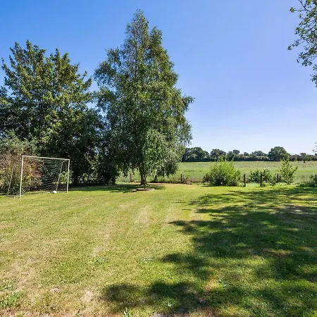 Holiday home Serene Farmhouse In With Boules Court Terre-et-Marais
